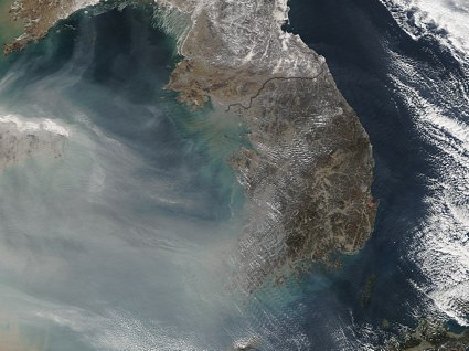 Aqua spacecraft image of air pollution over the Yellow Sea and Korea
