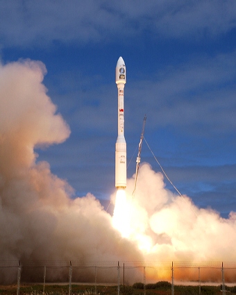 A Taurus rocket carrying the ROCSAT-2 satellite lifts-off from Vandenberg AFB
