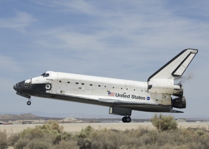 Space Shuttle Atlantis (STS-117) lands at Edwards AFB