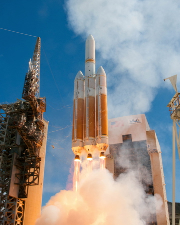 Delta IV-Heavy NROL-65 launch
