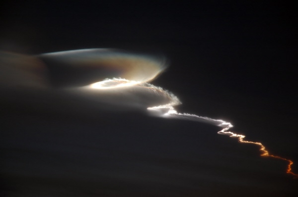 Minotaur rocket trail exhibiting Twilight Effect